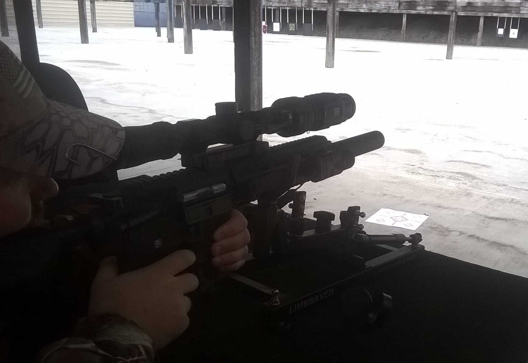 be43142d_hogster-c_dedicated_compact_thermal_clip-on_zeroing_at_shooting_range.jpg
