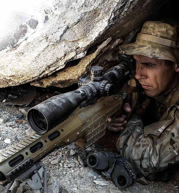 military_m5xi_military_5-25x56_riflescope_sniper_targeting_1.jpg